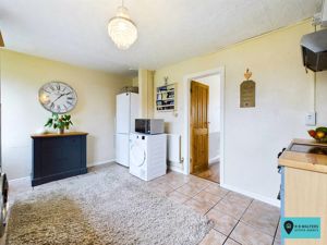 Kitchen/Breakfast Room- click for photo gallery